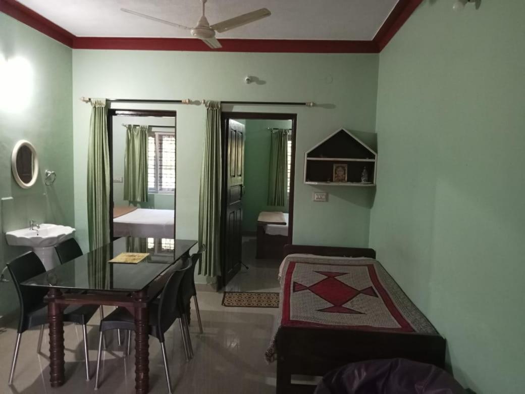 Krupa Homestay Madikeri Zewnętrze zdjęcie